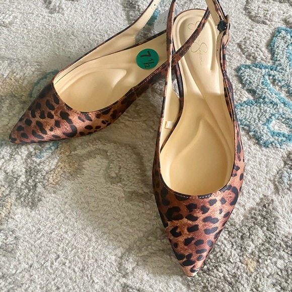 Jessica Simpson Brown Leopard Print Flats - Picture 1 of 8